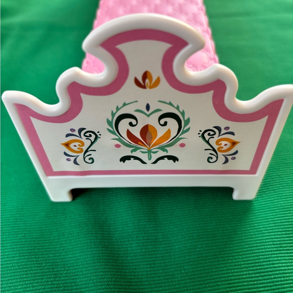 Disney Frozen 2 Ultimate Arendelle Castle Anna's Bed Pink White Headboard HTF - Picture 2 of 6